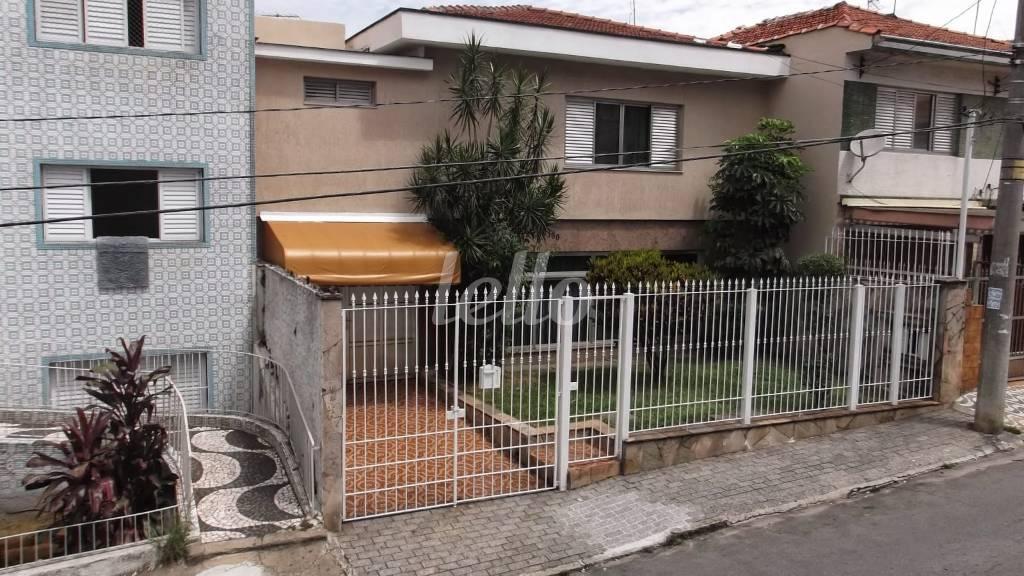 FACHADA de Casa à venda, sobrado com 300 m², 3 quartos e 3 vagas em Carandiru - São Paulo