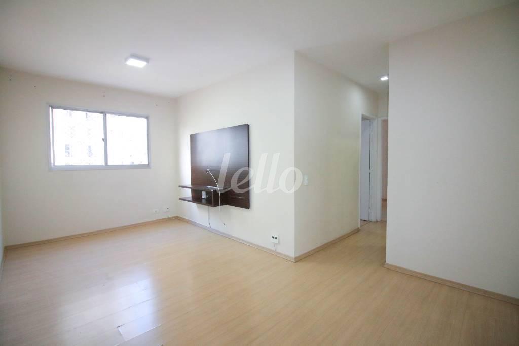 SALA de Apartamento à venda, Padrão com 50 m², 2 quartos e 1 vaga em Chora Menino - São Paulo