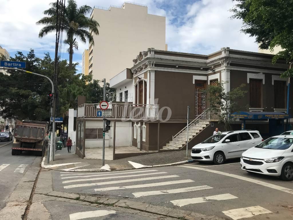 FACHADA de Casa à venda, assobradada com 286 m², e 1 vaga em Perdizes - São Paulo
