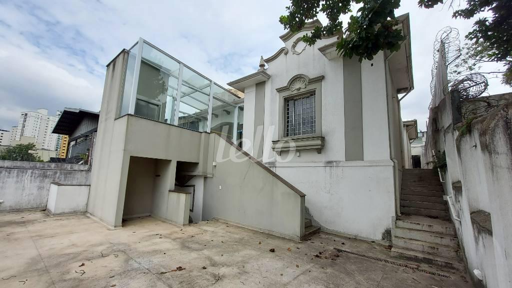 FACHADA de Casa para alugar, térrea com 400 m², e 2 vagas em Santana - São Paulo