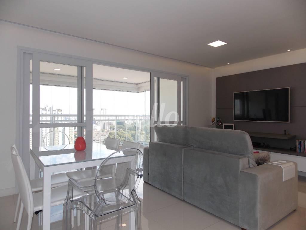 SALA de Apartamento à venda, Padrão com 130 m², 3 quartos e 2 vagas em Vila Mariana - São Paulo
