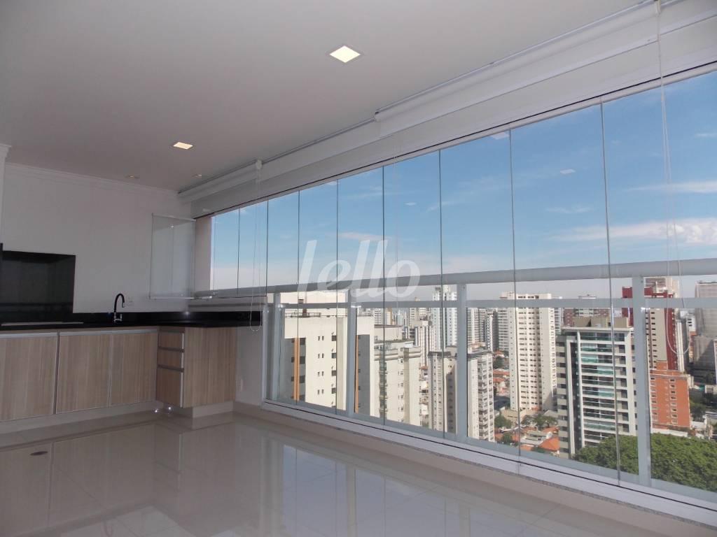 VARANDA de Apartamento à venda, Padrão com 130 m², 3 quartos e 2 vagas em Vila Mariana - São Paulo