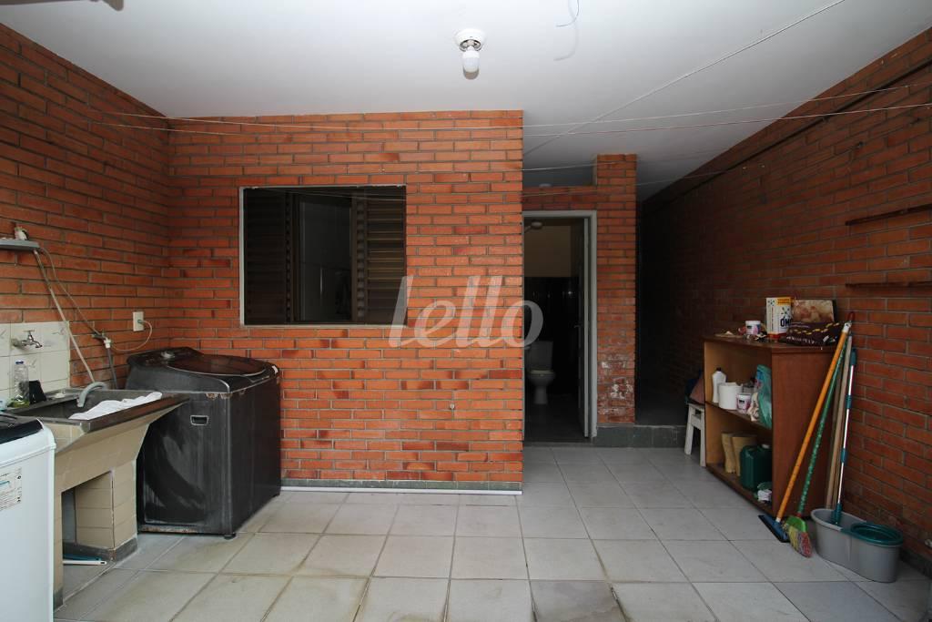 ÁREA DE SERVIÇO de Casa para alugar, sobrado com 260 m², 3 quartos e 3 vagas em Campo Belo - São Paulo