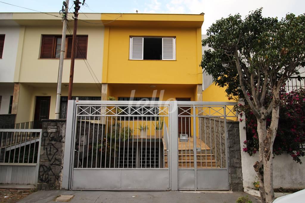 FACHADA de Casa para alugar, sobrado com 260 m², 3 quartos e 3 vagas em Campo Belo - São Paulo