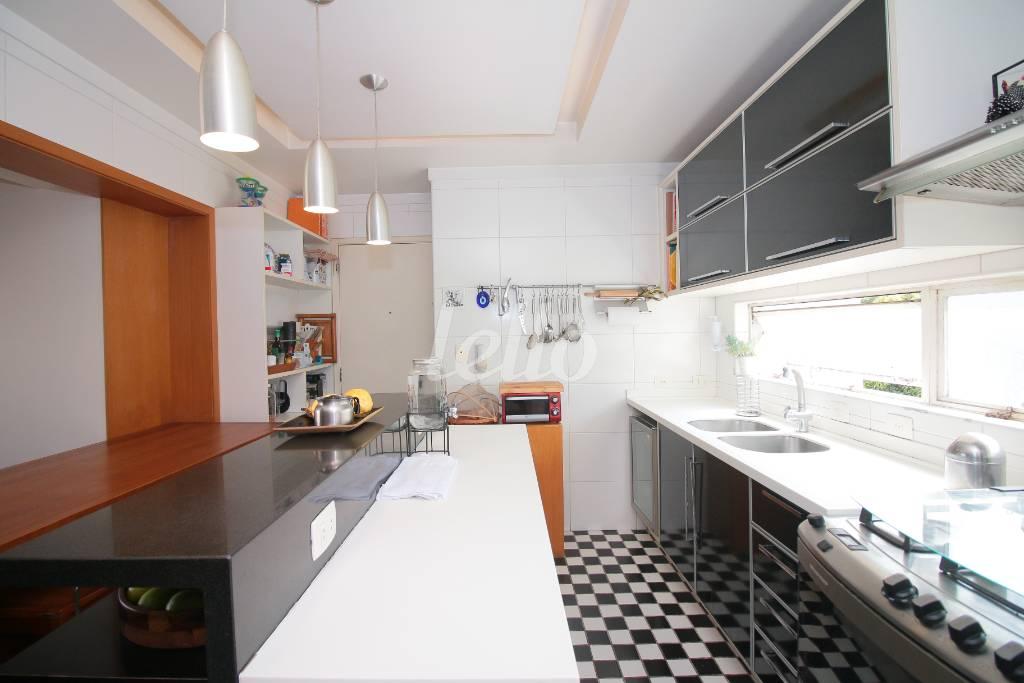 COZINHA de Apartamento à venda, Padrão com 115 m², 2 quartos e 2 vagas em Vila Pompeia - São Paulo