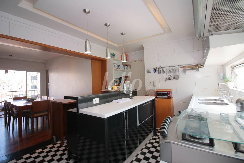 COZINHA de Apartamento à venda, Padrão com 115 m², 2 quartos e 2 vagas em Vila Pompeia - São Paulo
