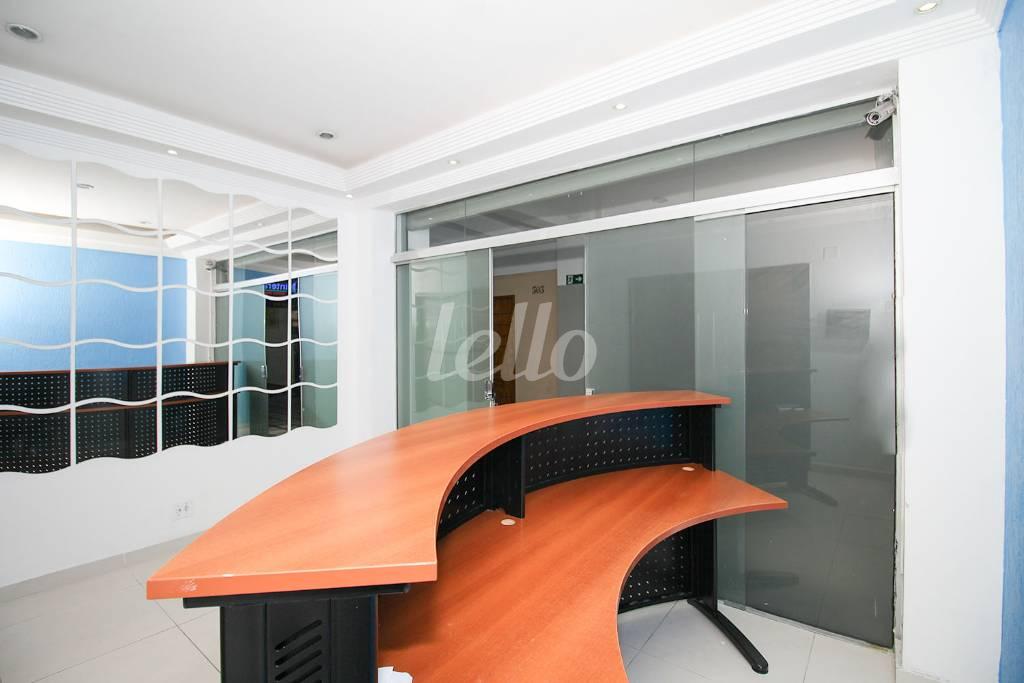 RECEPÇÃO de Sala / Conjunto para alugar, Padrão com 80 m², e em República - São Paulo