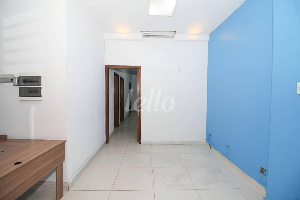 SALA 1 de Sala / Conjunto para alugar, Padrão com 80 m², e em República - São Paulo