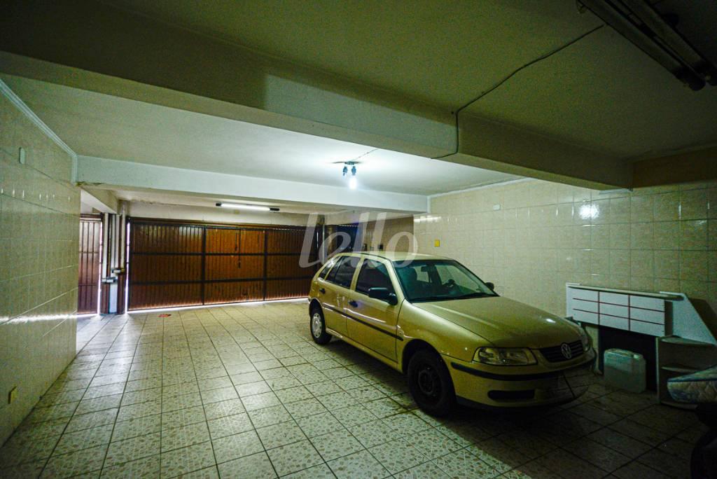 GARAGEM de Casa à venda, sobrado com 340 m², 3 quartos e 5 vagas em Vila Guarani - São Paulo