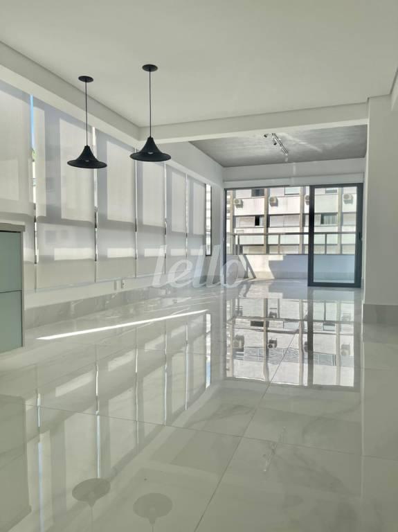 SALA de Apartamento à venda, Triplex com 160 m², 2 quartos e 2 vagas em Vila Nova Conceição - São Paulo