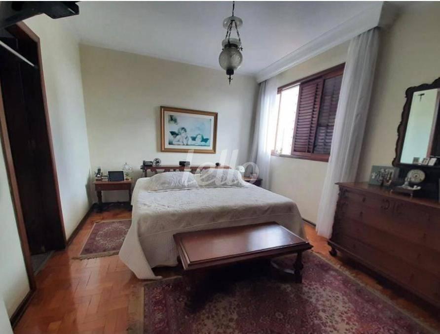 DORMITÓRIO de Apartamento à venda, Padrão com 200 m², 3 quartos e 2 vagas em Santo Antônio - São Caetano do Sul