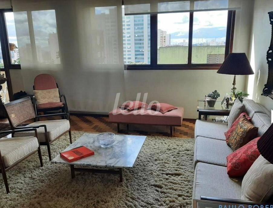 SALA DE ESTAR de Apartamento à venda, Padrão com 200 m², 3 quartos e 2 vagas em Santo Antônio - São Caetano do Sul