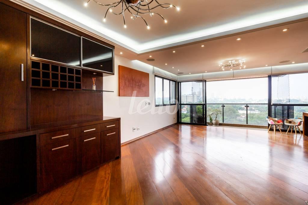 SALA de Apartamento à venda, Duplex com 300 m², 4 quartos e 4 vagas em Bela Aliança - São Paulo