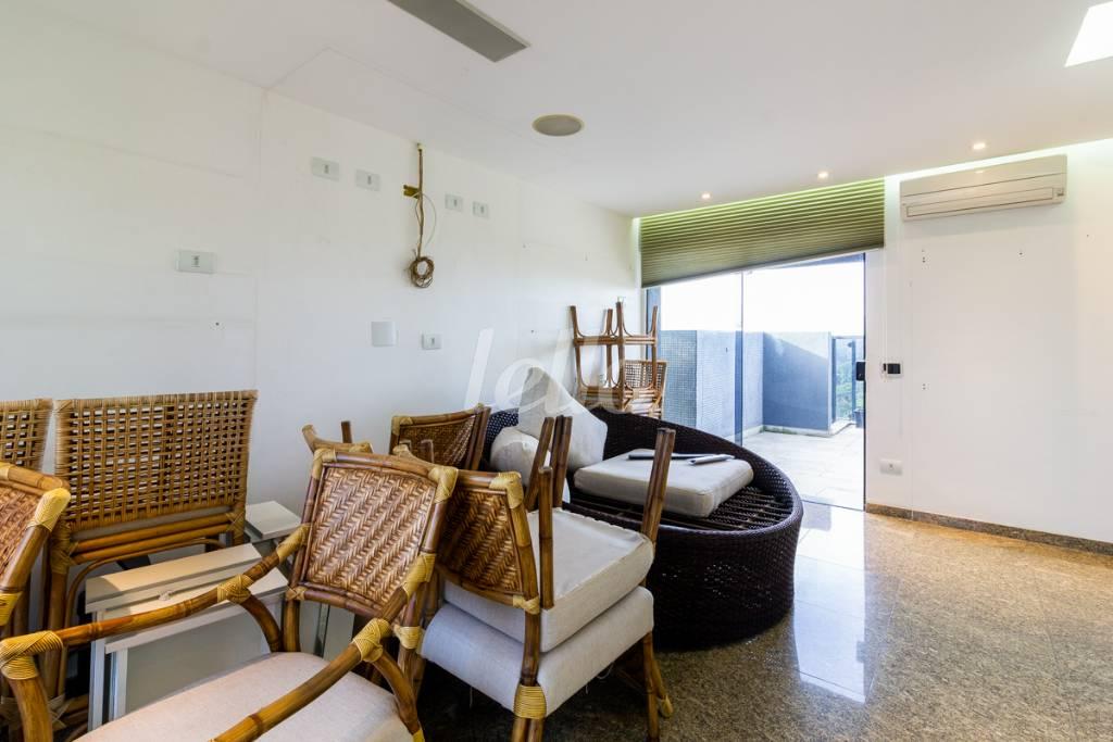 SALA 2° ANDAR de Apartamento à venda, Duplex com 300 m², 4 quartos e 4 vagas em Bela Aliança - São Paulo