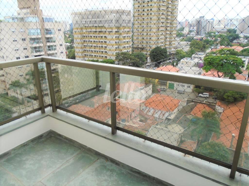 VARANDA SUÍTE MASTER de Apartamento à venda, Padrão com 173 m², 4 quartos e 3 vagas em Campo Belo - São Paulo