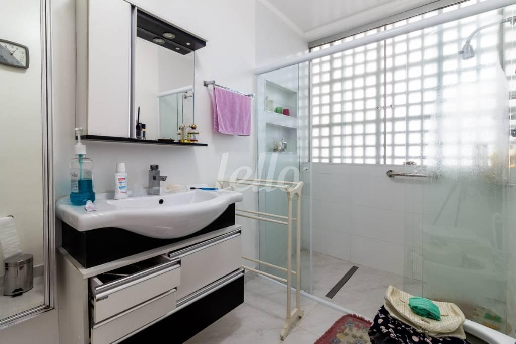 BANHEIRO SUÍTE de Apartamento para alugar, Padrão com 190 m², e 1 vaga em Pinheiros - São Paulo