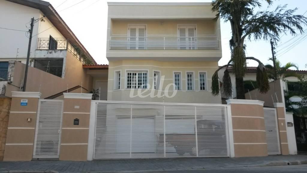FACHADA de Casa à venda, sobrado com 310 m², 4 quartos e 5 vagas em Jd. Leonor M. de Barros - São Paulo