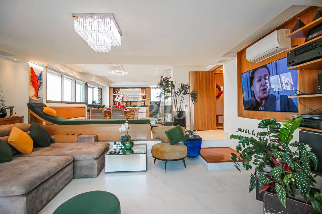 SALA de Apartamento à venda, Padrão com 163 m², 3 quartos e 3 vagas em Aclimação - São Paulo