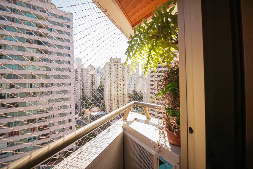 VARANDA QUARTO 2 de Apartamento à venda, Padrão com 163 m², 3 quartos e 3 vagas em Aclimação - São Paulo