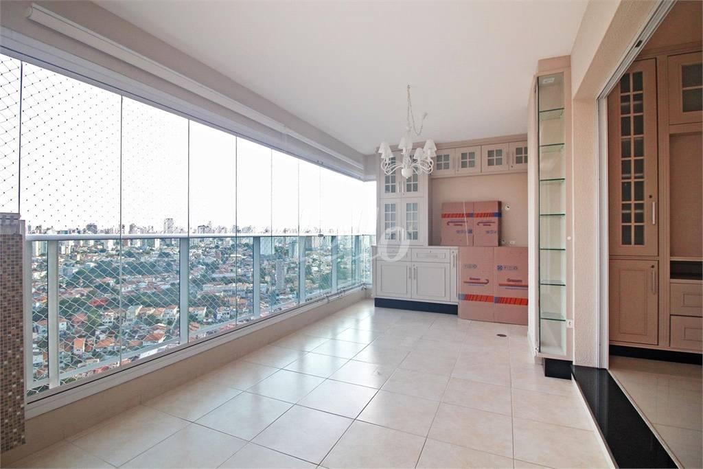VARANDA GOURMET de Apartamento à venda, Padrão com 126 m², 3 quartos e 2 vagas em Jardim da Glória - São Paulo
