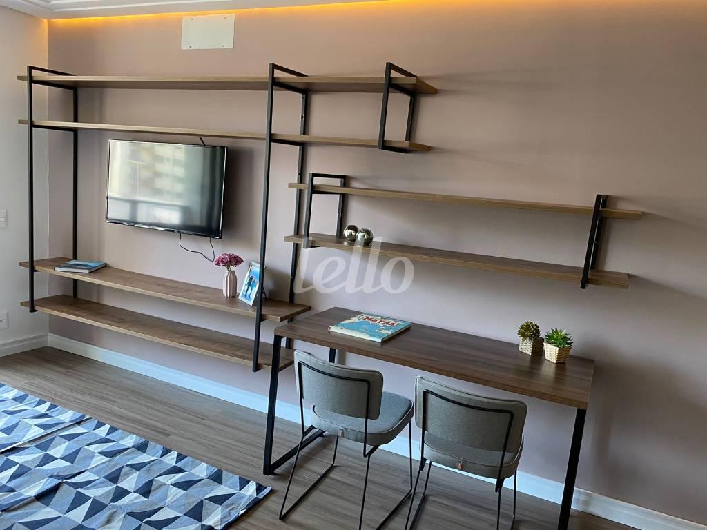 LIVING de Apartamento à venda, Padrão com 36 m², 1 quarto e 1 vaga em Indianópolis - São Paulo