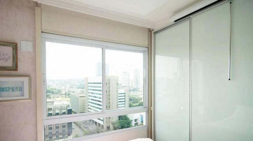 SUITE de Apartamento à venda, Padrão com 70 m², 2 quartos e 1 vaga em Vila Gertrudes - São Paulo