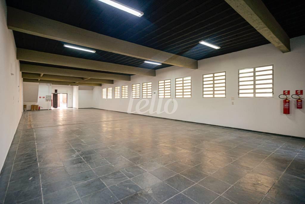 SALÃO TÉRREO de Prédio Comercial à venda, Monousuário com 1562 m², e 15 vagas em Saúde - São Paulo
