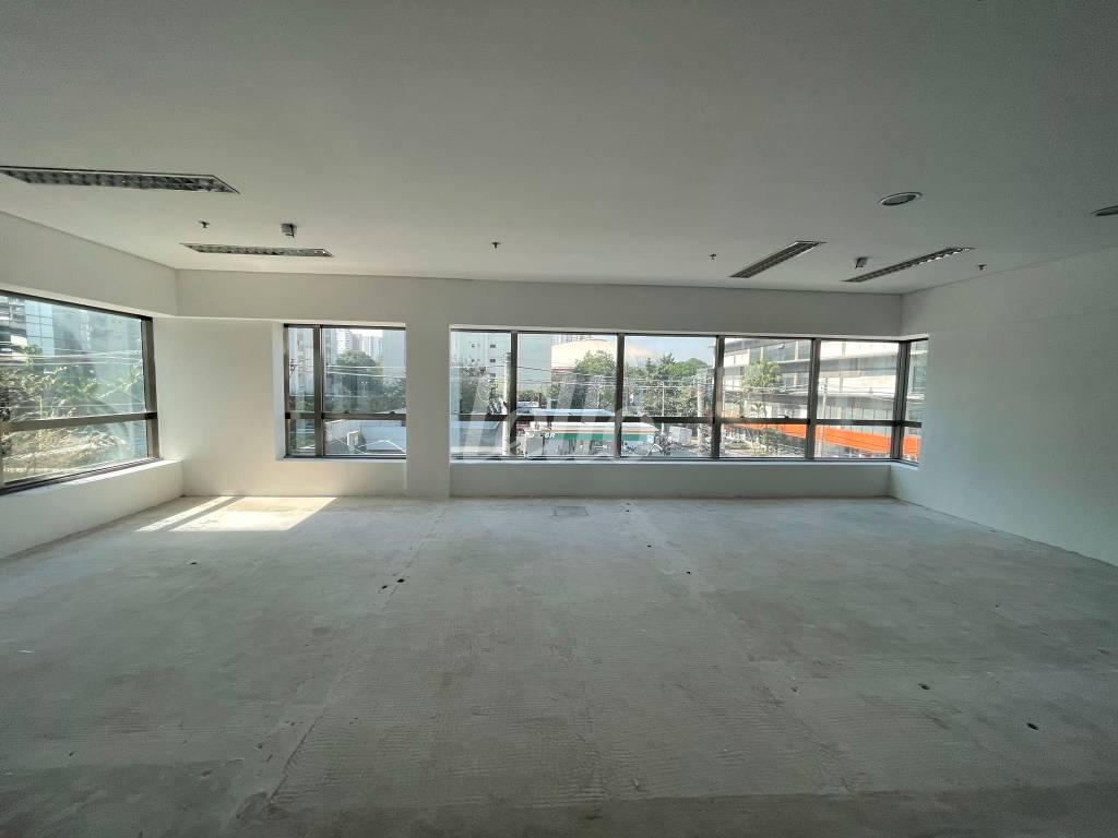 SALA de Sala / Conjunto para alugar, Padrão com 110 m², e 2 vagas em Jardim Paulista - São Paulo