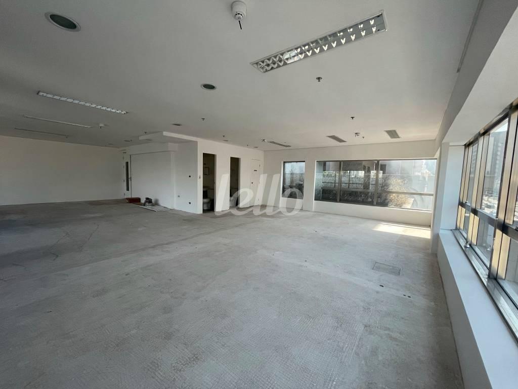 SALA de Sala / Conjunto para alugar, Padrão com 110 m², e 2 vagas em Jardim Paulista - São Paulo