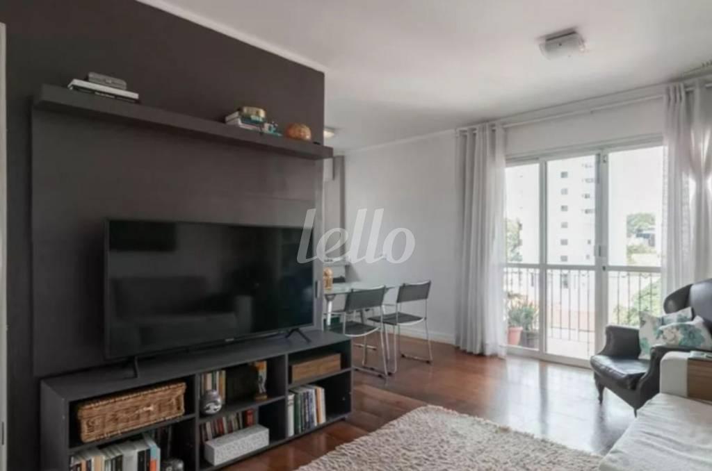 LIVING de Apartamento à venda, Padrão com 70 m², 3 quartos e 1 vaga em Vila Clementino - São Paulo
