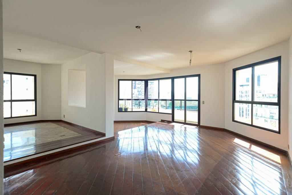 SALA de Apartamento à venda, Padrão com 220 m², 3 quartos e 3 vagas em Vila Uberabinha - São Paulo