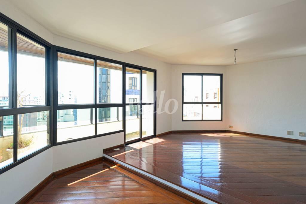 SALA de Apartamento à venda, Padrão com 220 m², 3 quartos e 3 vagas em Vila Uberabinha - São Paulo