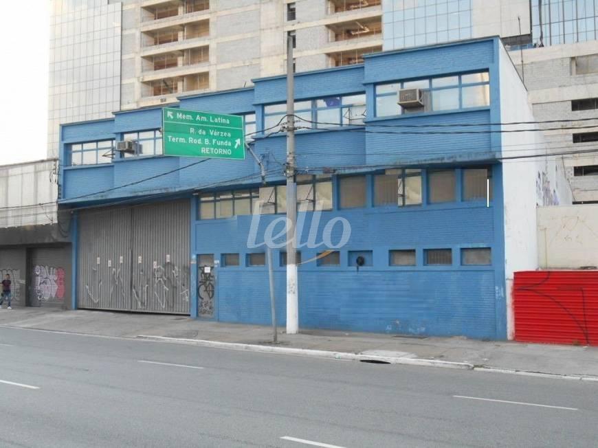 FACHADA de Galpão/Armazém para alugar, Padrão com 782 m², e em Bom Retiro - São Paulo