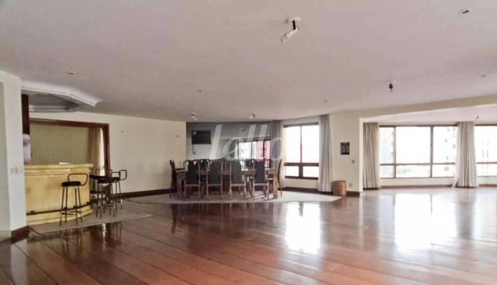 02 SALA de Apartamento à venda, Padrão com 354 m², 5 quartos e 4 vagas em Santana - São Paulo