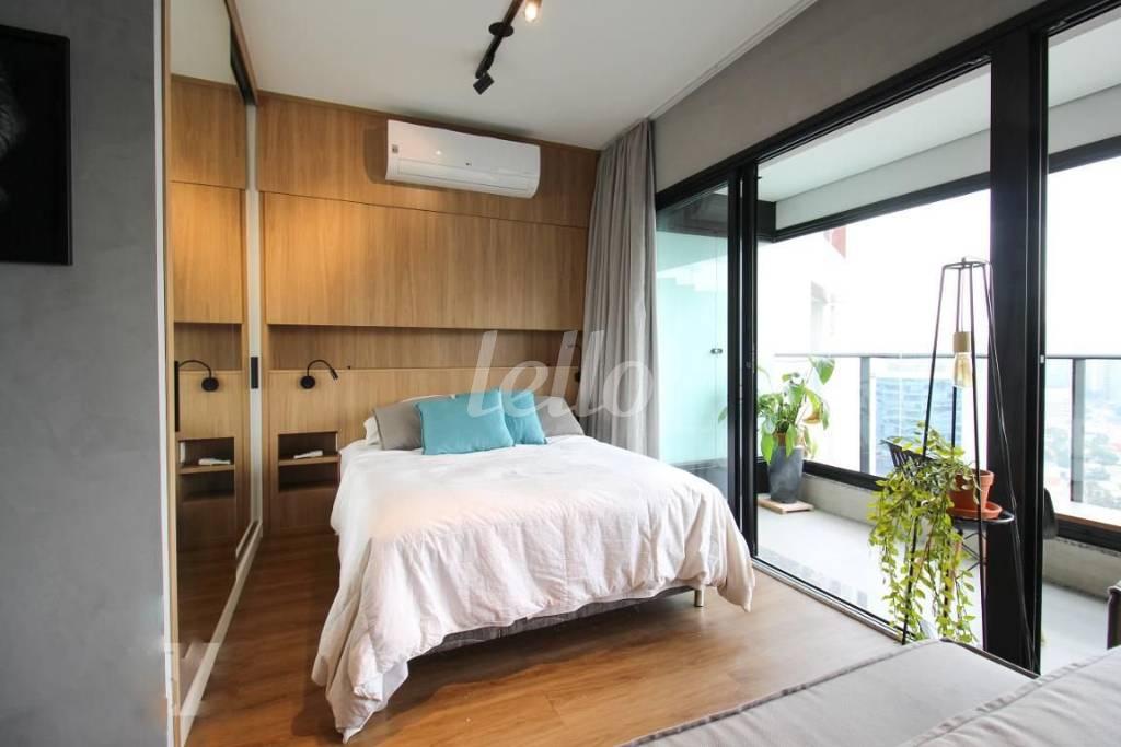 SALA - DORMITÓRIO de Apartamento para alugar, Studio com 40 m², 1 quarto e 1 vaga em Itaim Bibi - São Paulo