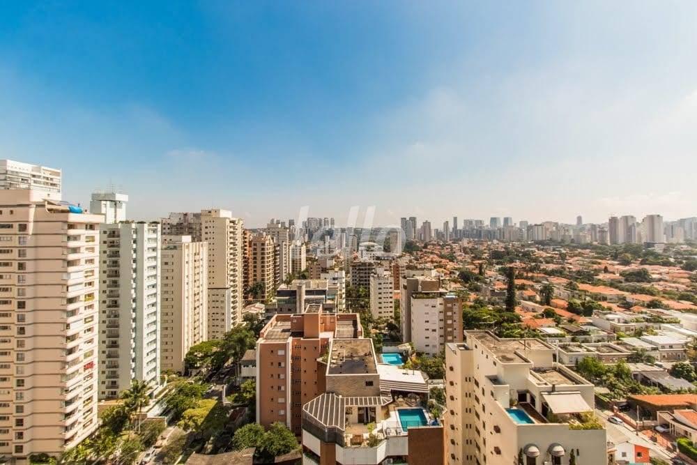 VISTA SALA DE TV de Apartamento à venda, cobertura - Padrão com 274 m², 5 quartos e 3 vagas em Brooklin Paulista - São Paulo