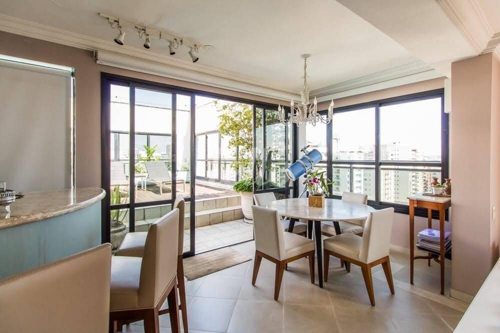 LIVING de Apartamento à venda, cobertura - Padrão com 274 m², 5 quartos e 3 vagas em Brooklin Paulista - São Paulo
