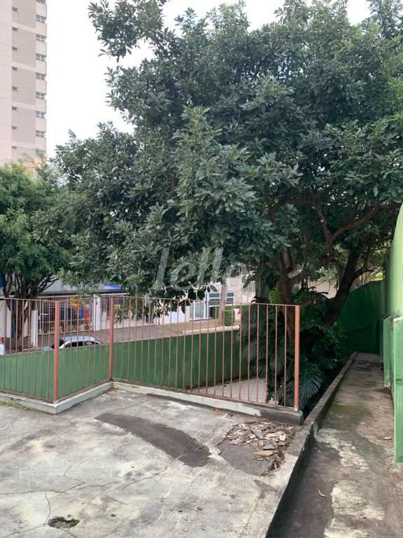 ÁREA EXTERNA de Loja à venda, Padrão com 332 m², e em Vila Mariana - São Paulo