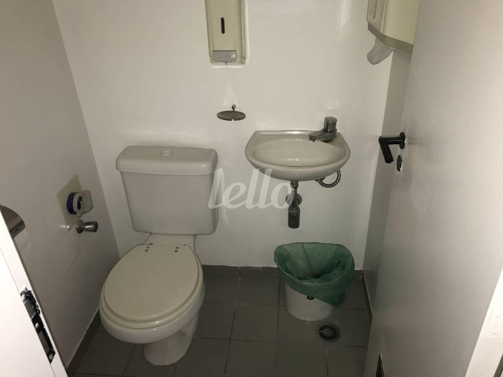 BANHEIRO de Sala / Conjunto para alugar, Padrão com 33 m², e 1 vaga em Vila Pompeia - São Paulo