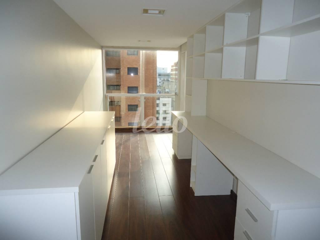 SUÍTE de Apartamento à venda, Padrão com 220 m², 3 quartos e 3 vagas em Vila Nova Conceição - São Paulo