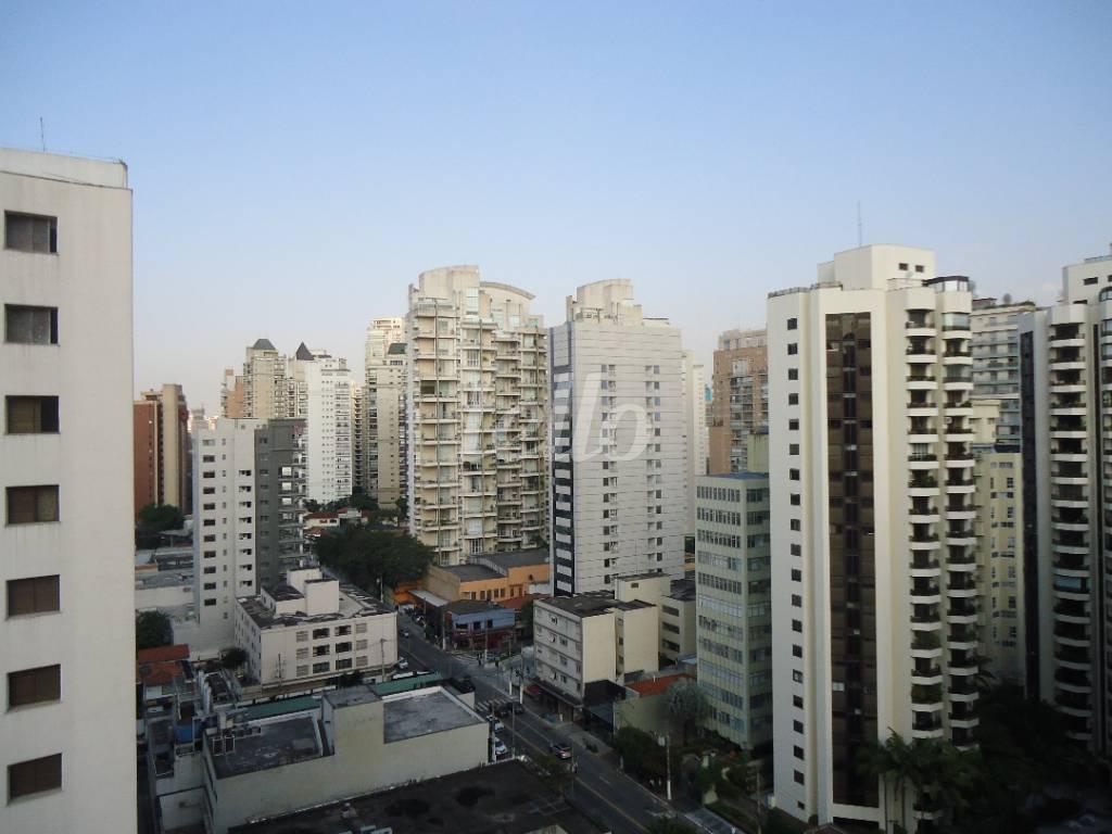 VISTA de Apartamento à venda, Padrão com 220 m², 3 quartos e 3 vagas em Vila Nova Conceição - São Paulo