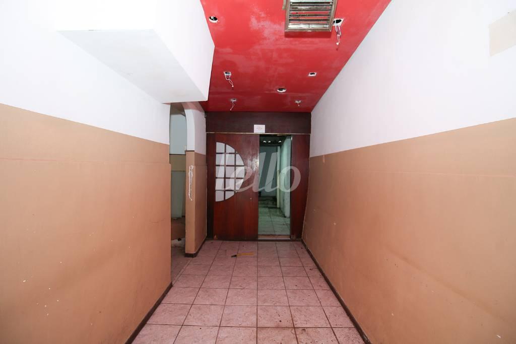 CORREDOR TÉRREO de Casa para alugar, sobrado com 280 m², e 6 vagas em Paraíso - São Paulo
