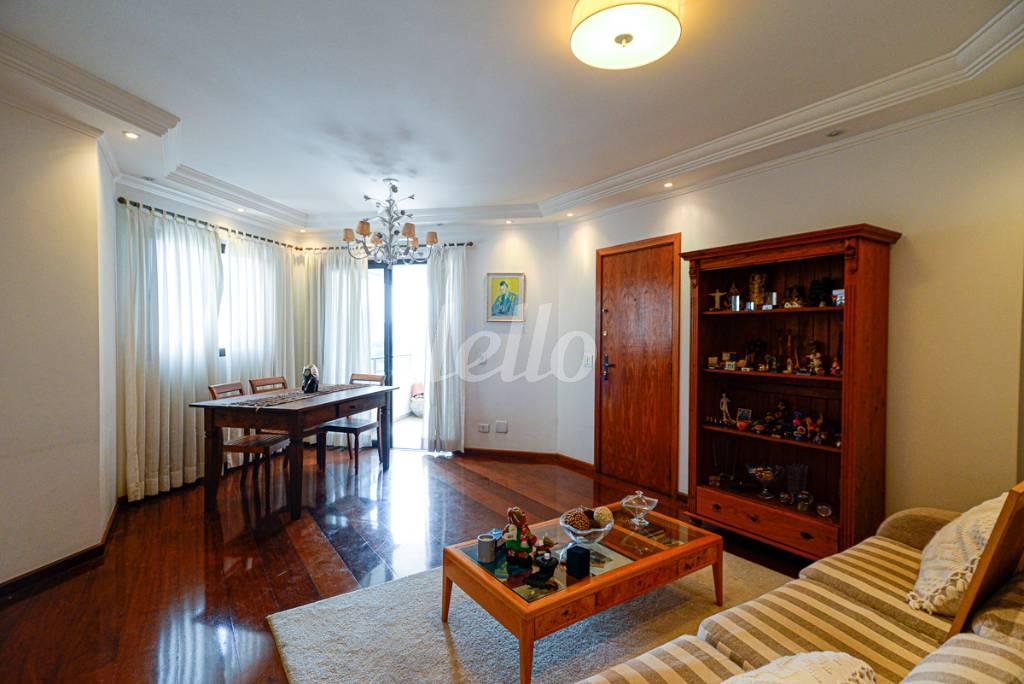 SALA de Apartamento à venda, Padrão com 103 m², 3 quartos e 2 vagas em Santa Cecília - São Paulo
