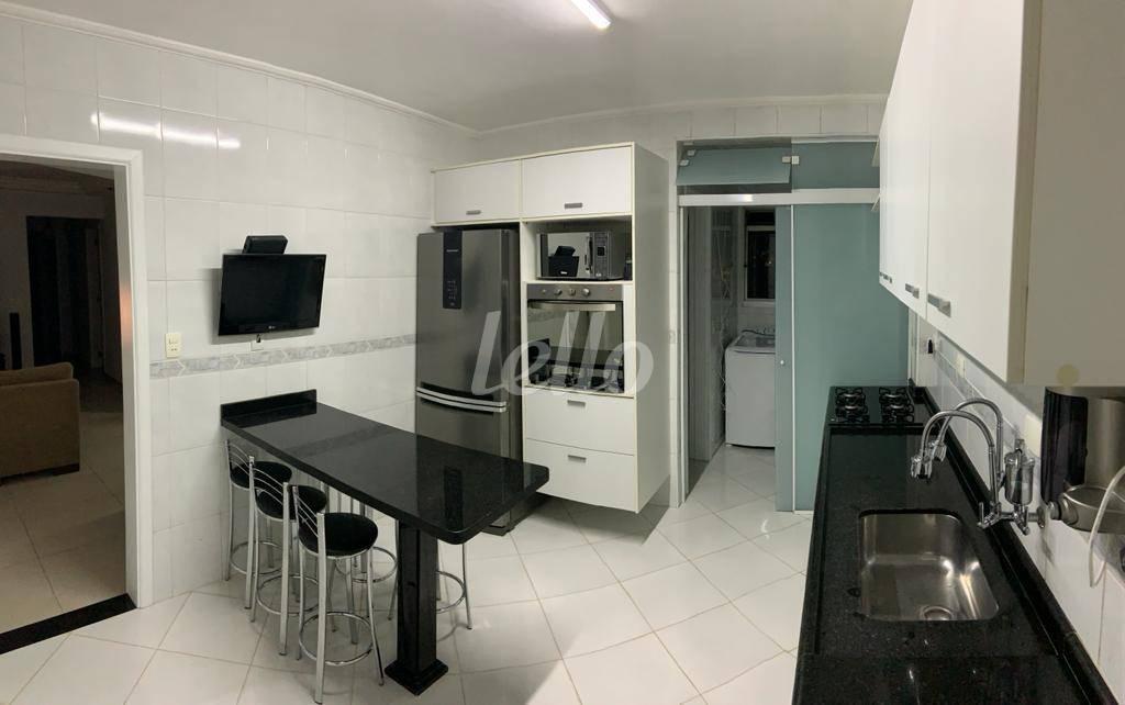 COZINHA de Apartamento à venda, Padrão com 100 m², 3 quartos e 1 vaga em Água Rasa - São Paulo