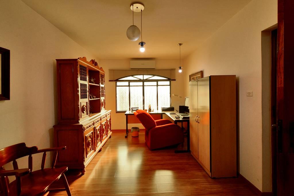 DORMITORIO CINCO de Casa à venda, sobrado com 301 m², 5 quartos e 5 vagas em Vila Darli - São Paulo