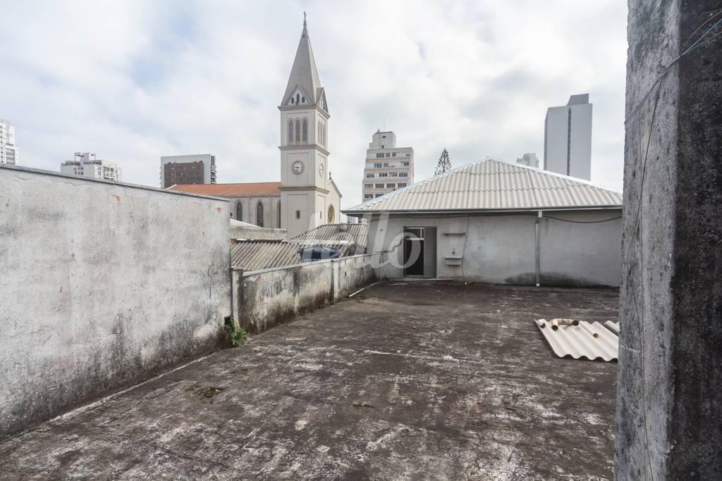 TERRAÇO de Loja para alugar, Padrão com 1388 m², e em Pinheiros - São Paulo