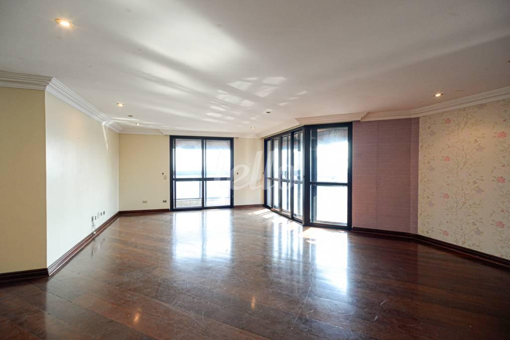 LIVING AMBIENTES de Apartamento à venda, Padrão com 335 m², 4 quartos e 4 vagas em Vila Analia Franco - São Paulo