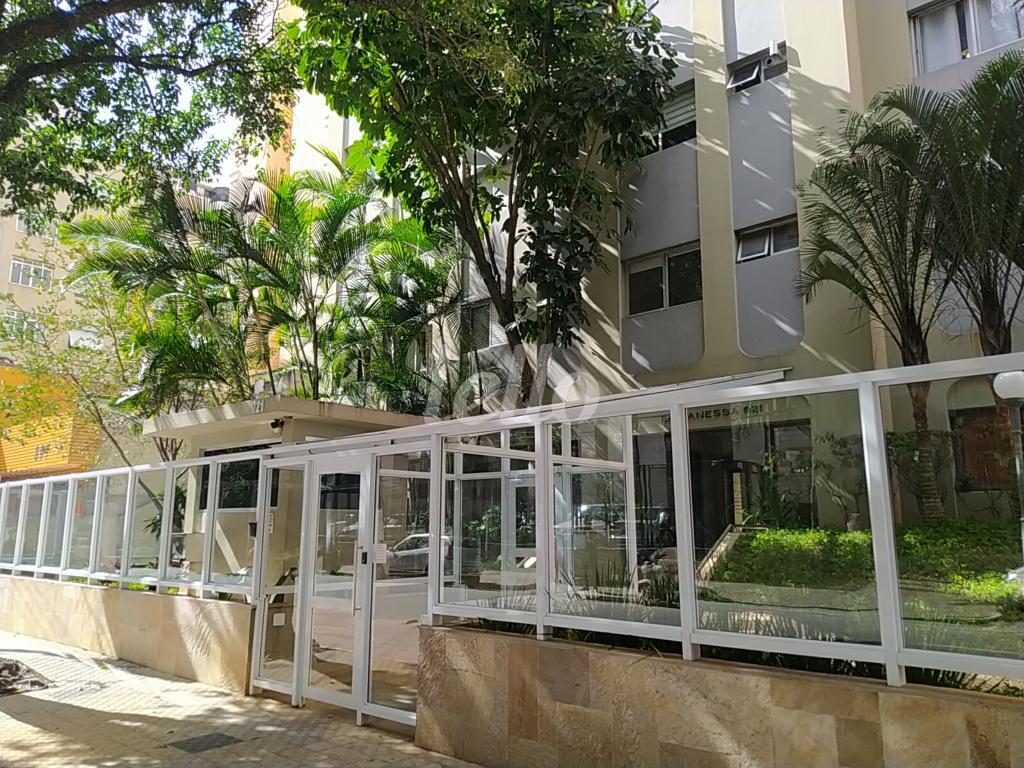 FACHADA de Apartamento à venda, Padrão com 39 m², 1 quarto e 1 vaga em Indianópolis - São Paulo