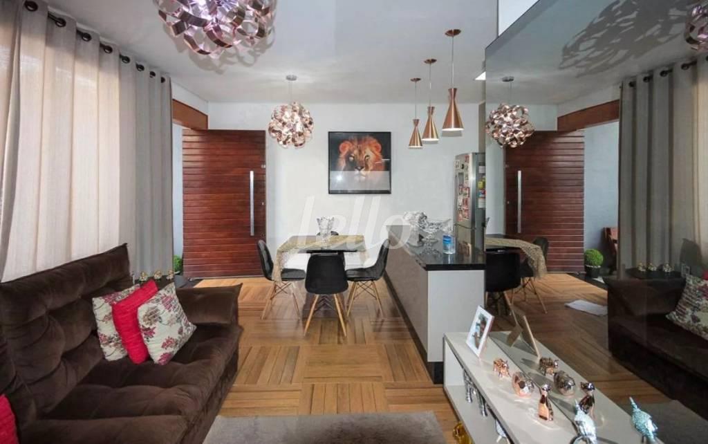 SALA DOIS AMBIENTES de Casa à venda, sobrado com 105 m², 2 quartos e 2 vagas em Vila Diva - São Paulo