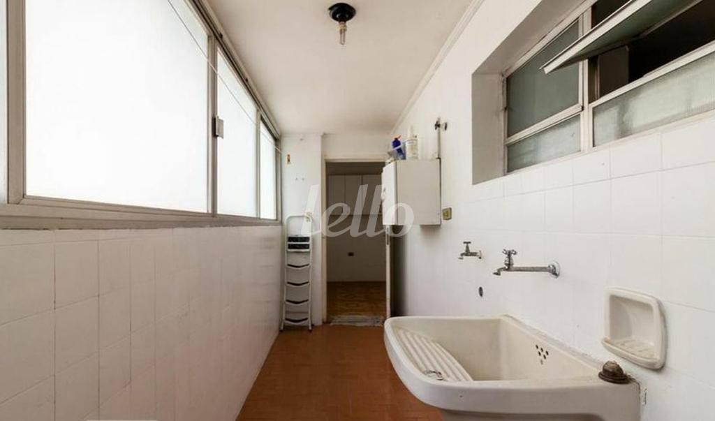 ÁREA DE SERVIÇO de Apartamento à venda, Padrão com 130 m², 3 quartos e 1 vaga em Itaim Bibi - São Paulo